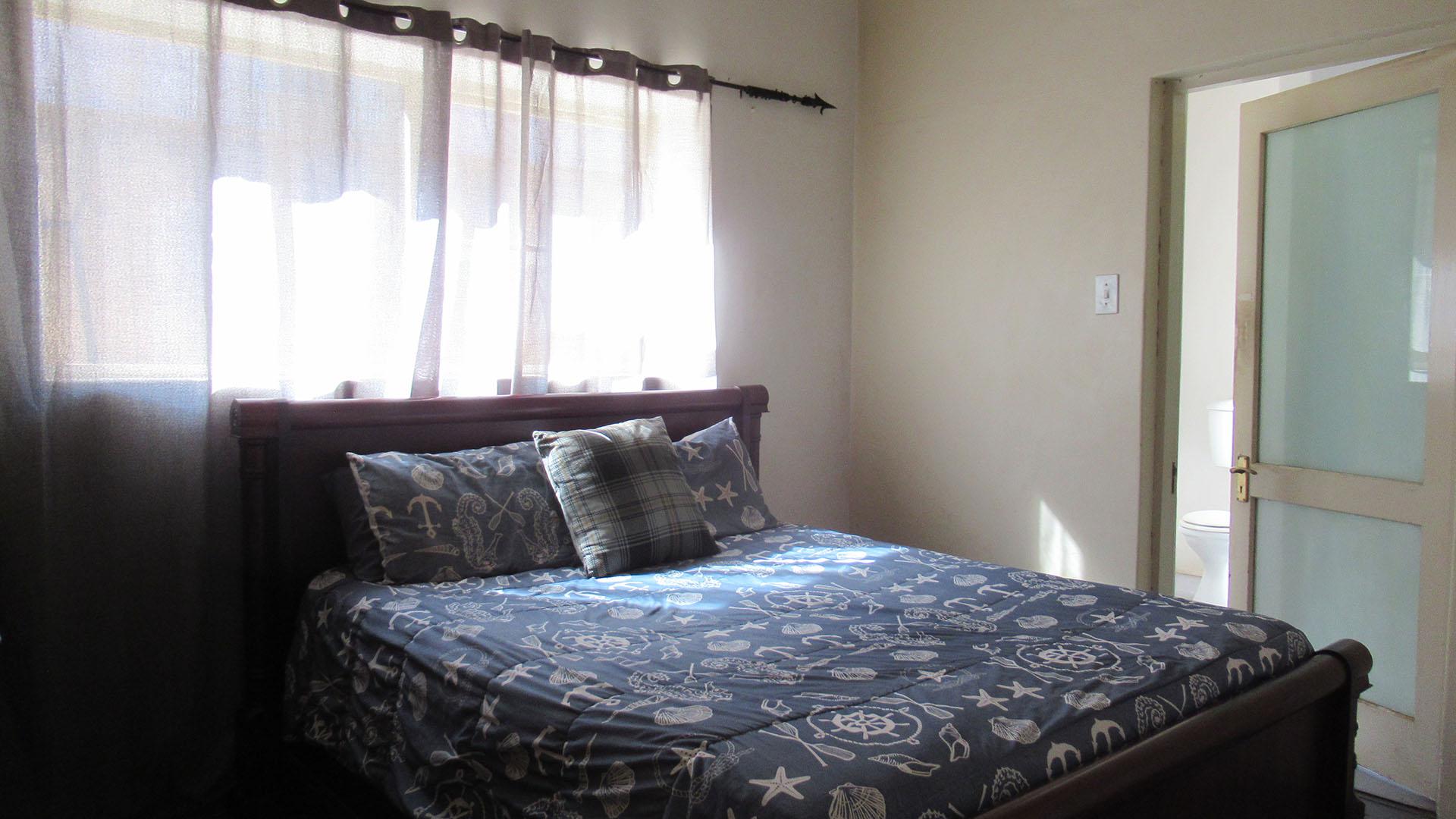 Main Bedroom - 13 square meters of property in Brixton