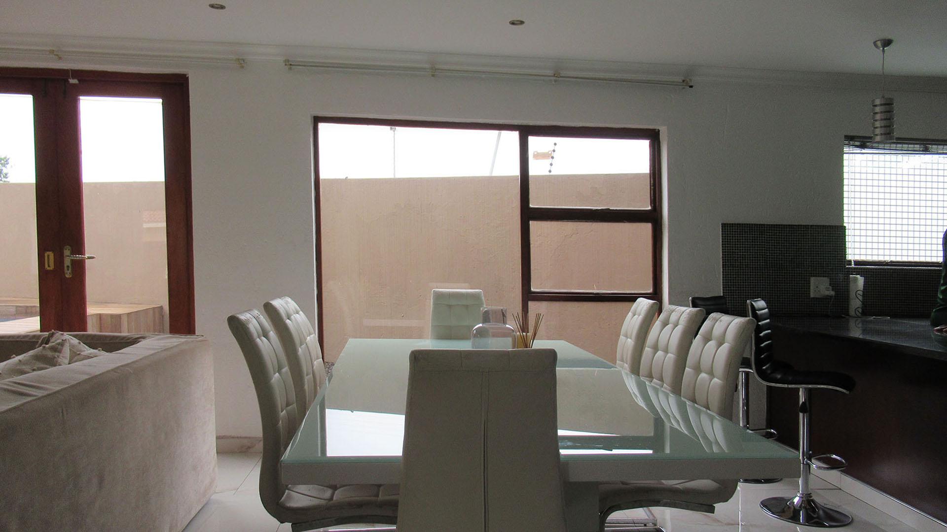 Dining Room - 13 square meters of property in Vanderbijlpark