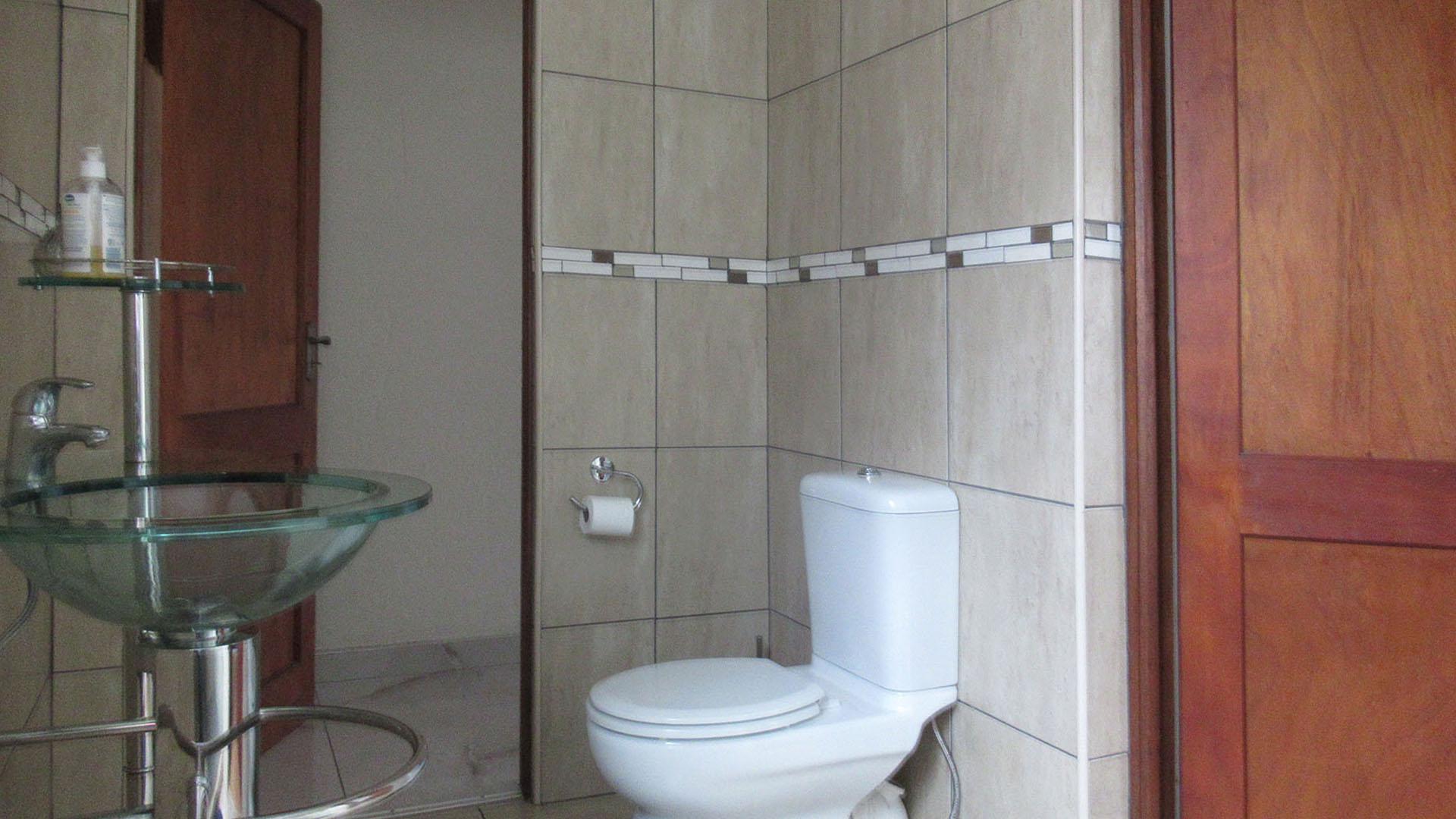 Bathroom 2 - 7 square meters of property in Vanderbijlpark