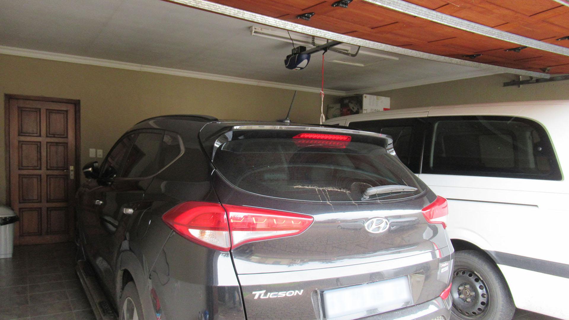 Garage - 38 square meters of property in Vanderbijlpark