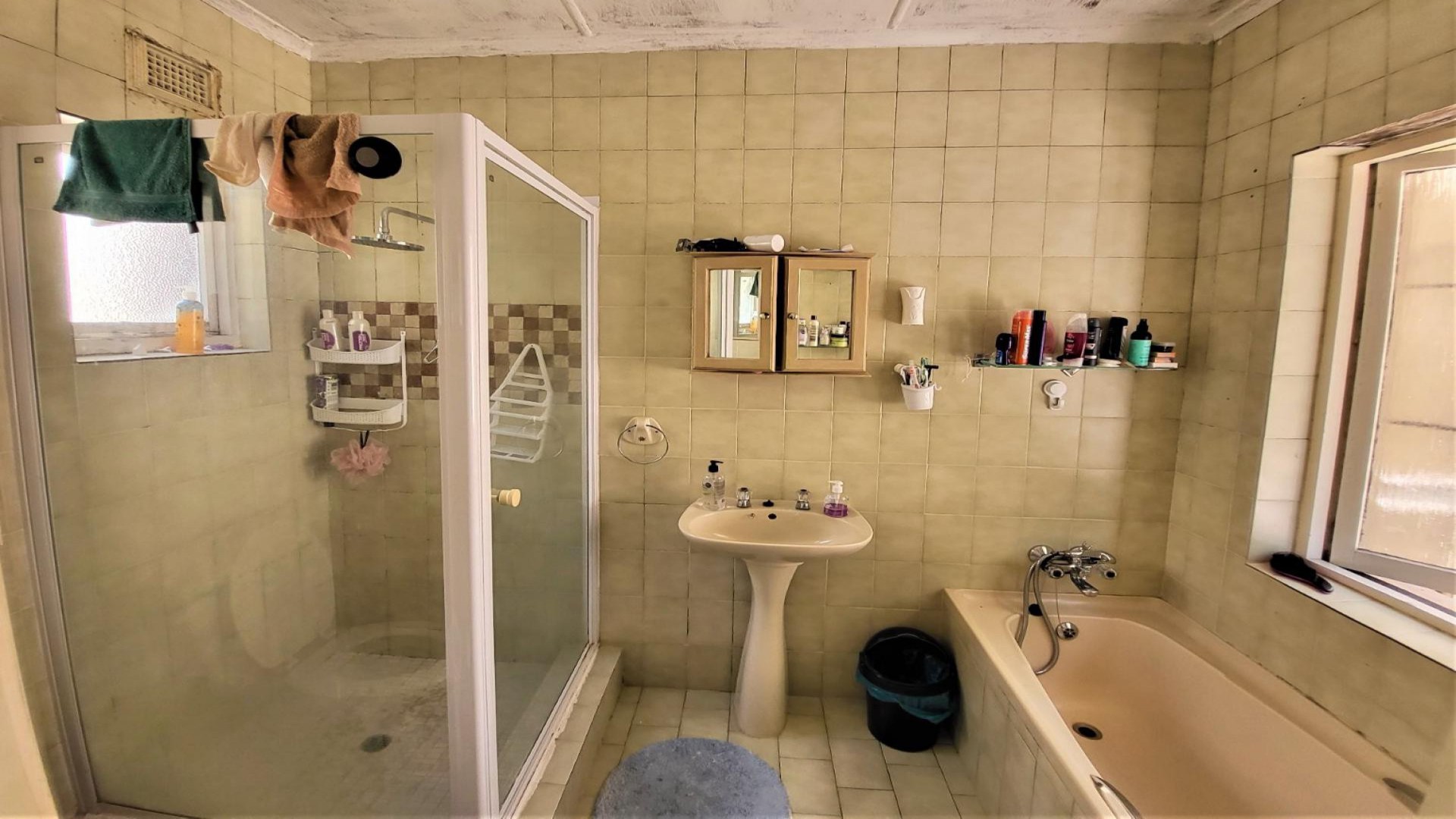 Bathroom 1 of property in Blue Bend