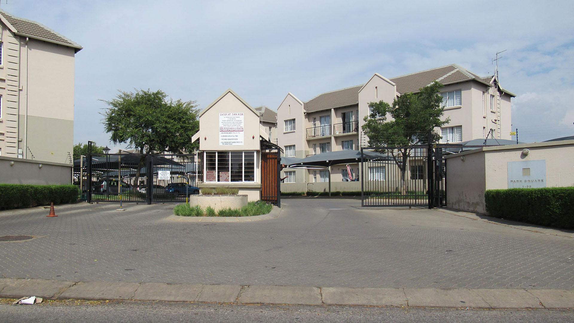 Front View of property in Klippoortje