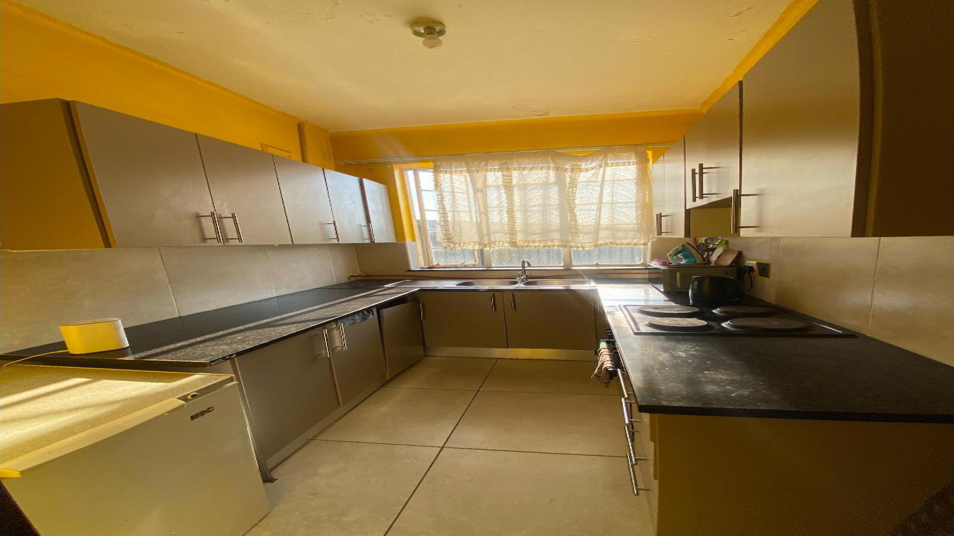 Kitchen of property in Olivanna