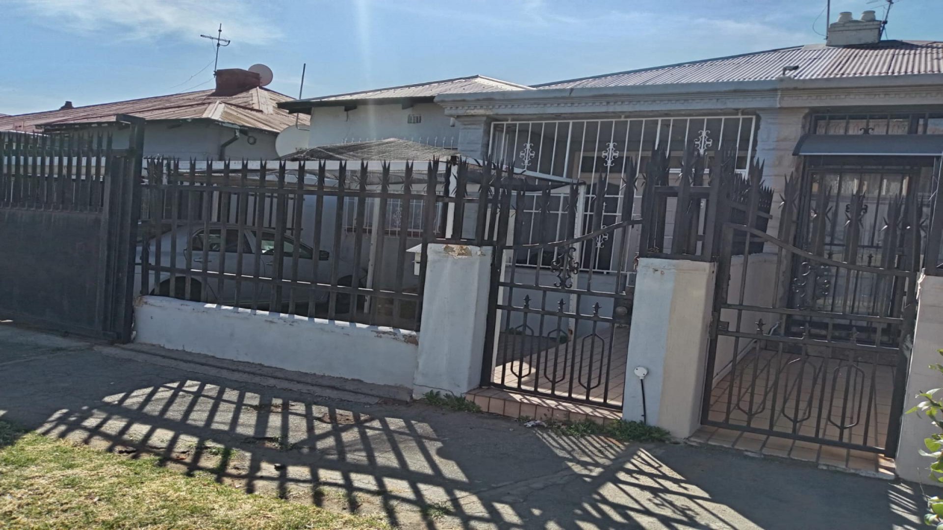 Front View of property in Rosettenville