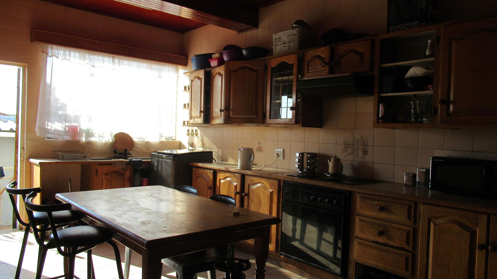 Kitchen - 20 square meters of property in Rosettenville
