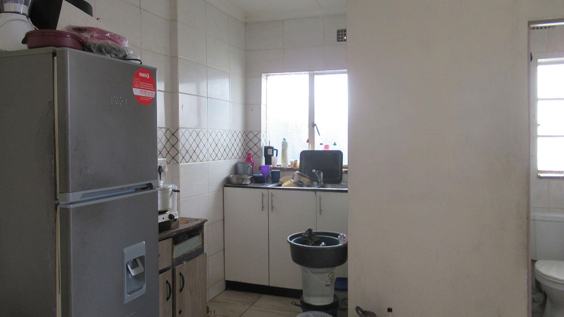 Lounges - 36 square meters of property in Rosettenville