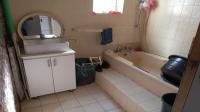 Bathroom 1 of property in Rosettenville