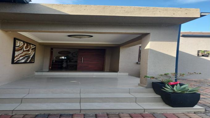 4 Bedroom Freehold Residence for Sale For Sale in Mbombela - Home Sell - MR720768