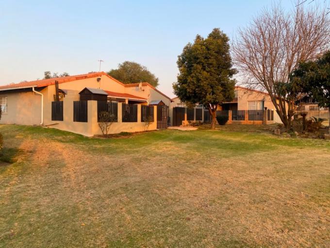 3 Bedroom Simplex for Sale For Sale in Elspark - MR720799