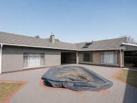  of property in Universitas