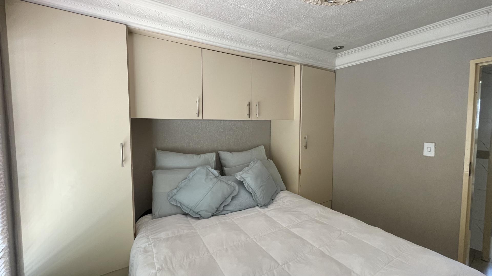 Bed Room 1 of property in Soshanguve