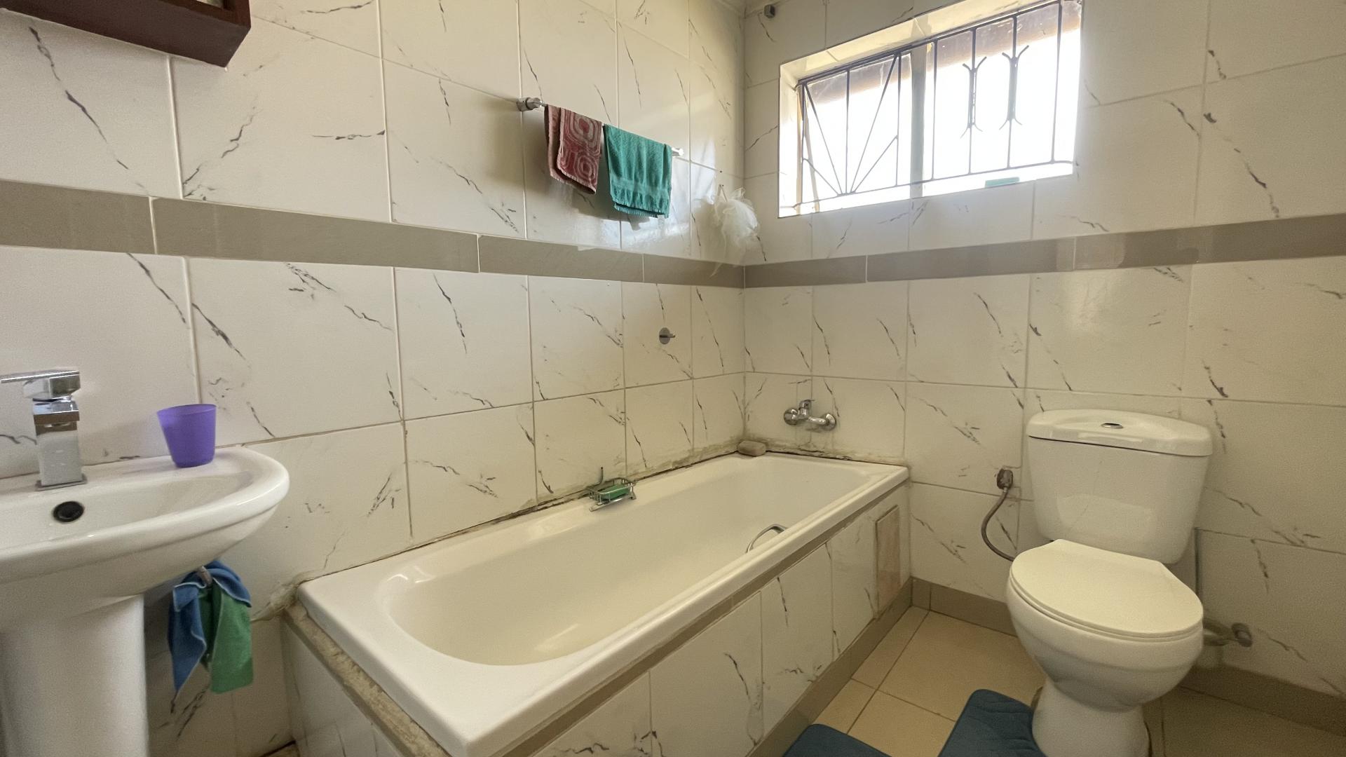 Bathroom 1 of property in Soshanguve