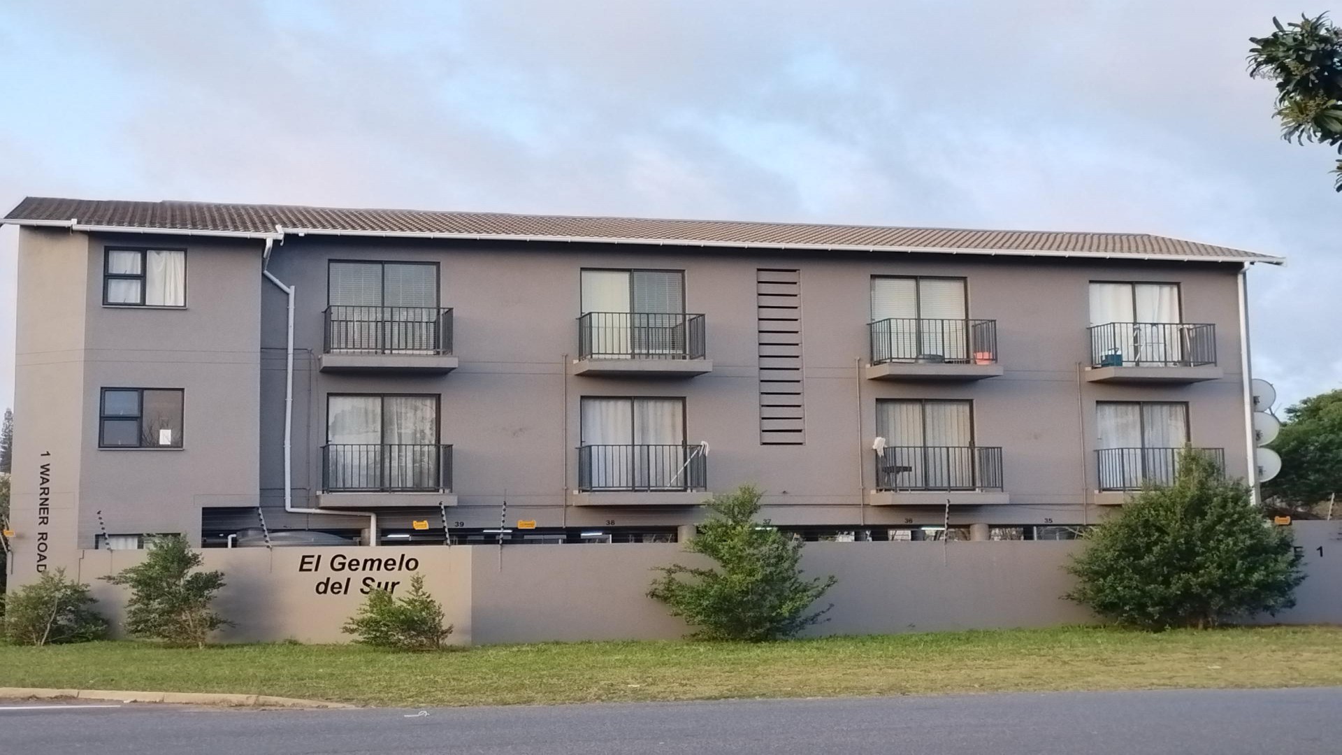 Front View of property in Athlone Park