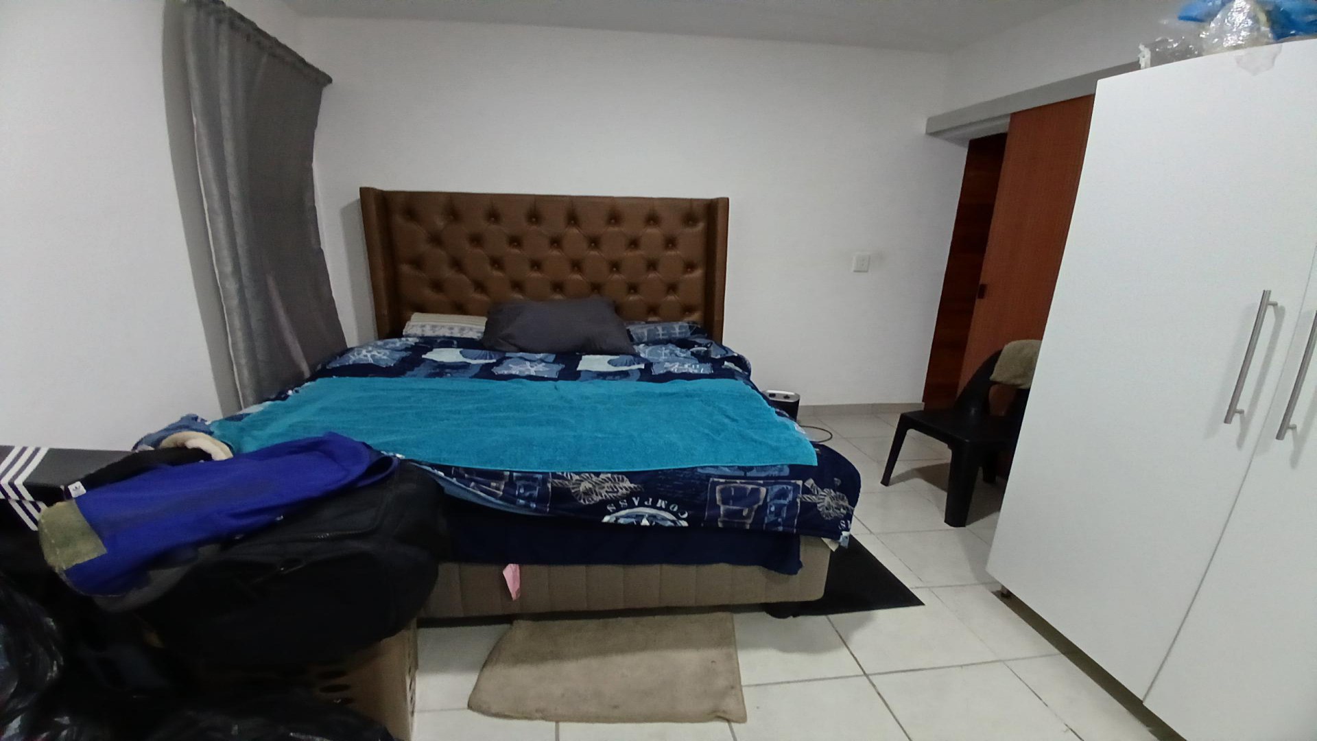 Bed Room 1 - 13 square meters of property in Athlone Park