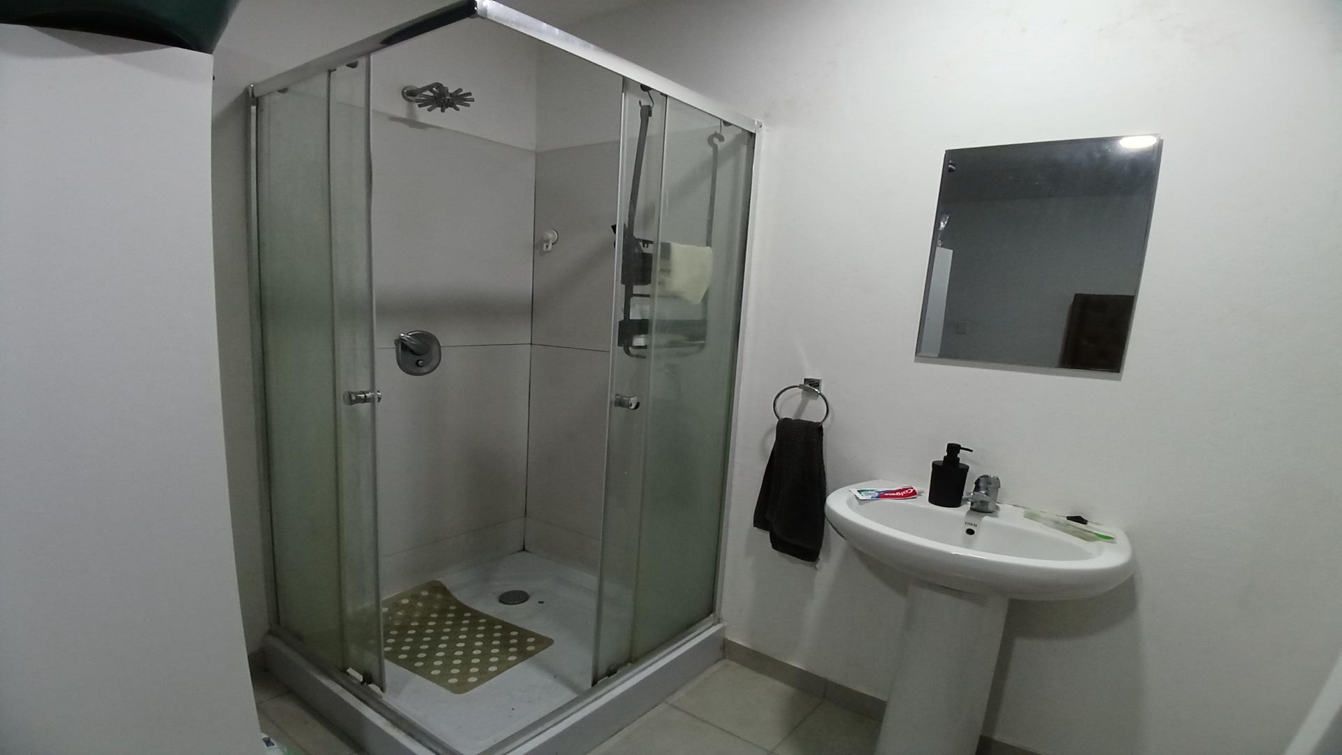 Bathroom 1 - 3 square meters of property in Athlone Park