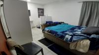 Bed Room 1 - 13 square meters of property in Athlone Park