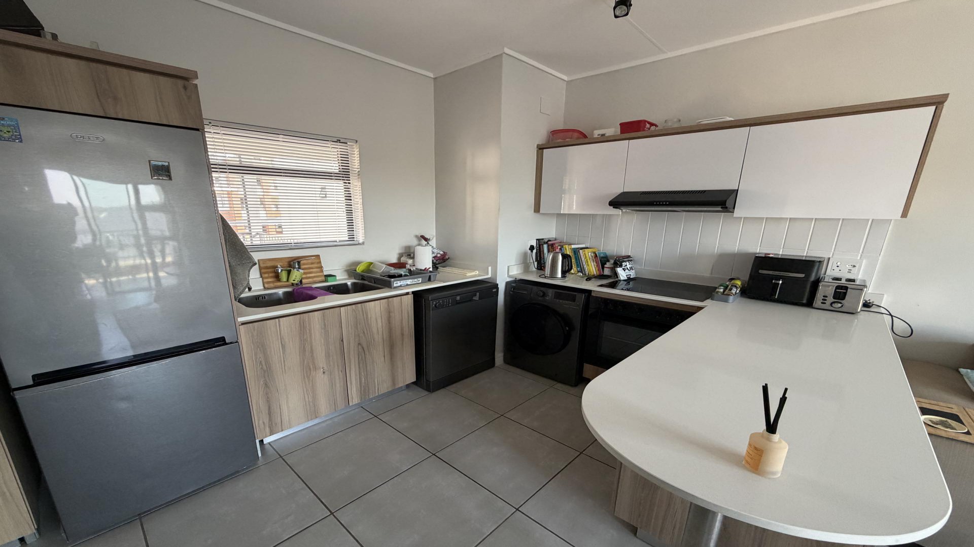 Kitchen of property in Ballitoville