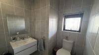Bathroom 1 of property in Ballitoville