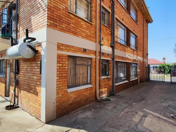 2 Bedroom Apartment for Sale For Sale in Regents Park - MR720925