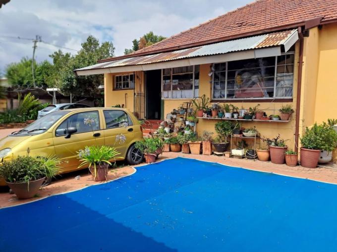 4 Bedroom House for Sale For Sale in Rosettenville - MR720942