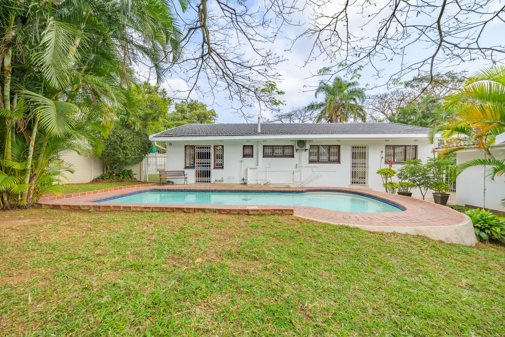  of property in Athlone Park