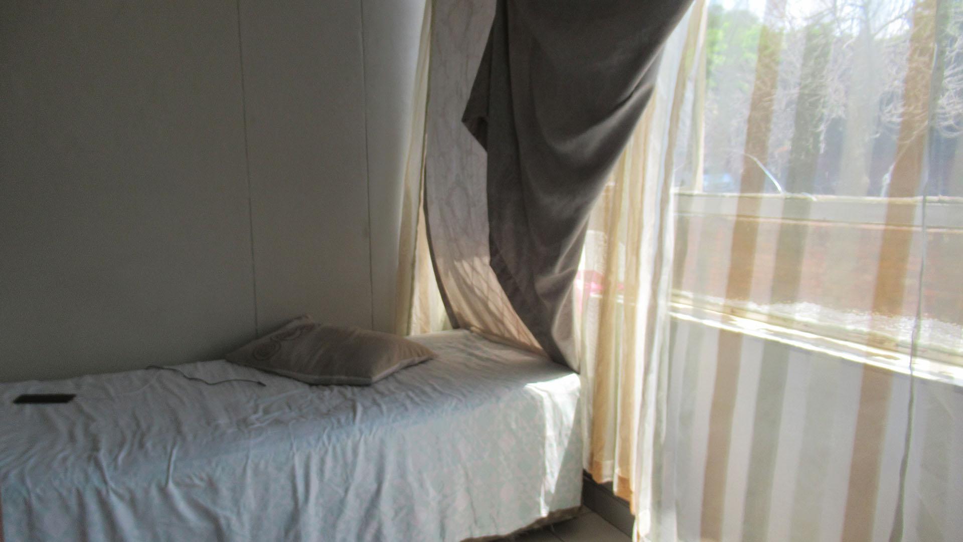 Bed Room 2 - 5 square meters of property in Dinwiddie