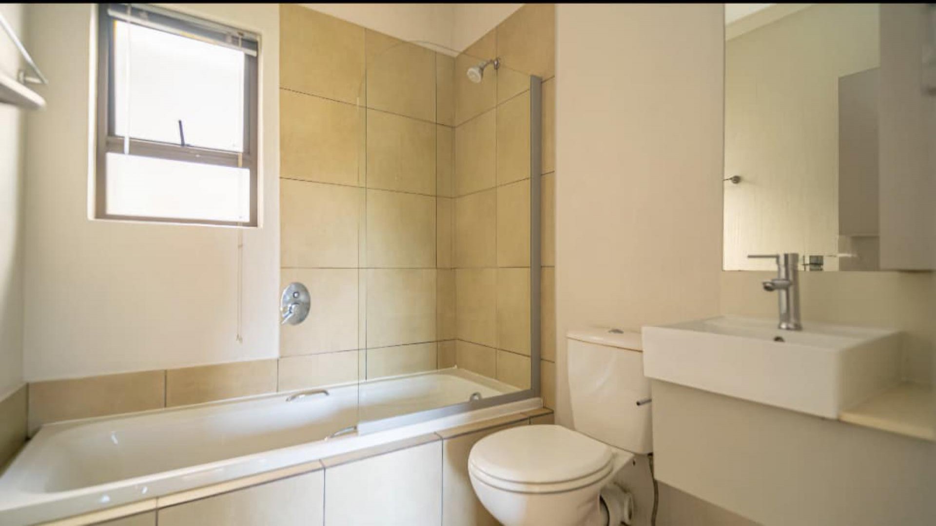 Bathroom 1 of property in Broadacres