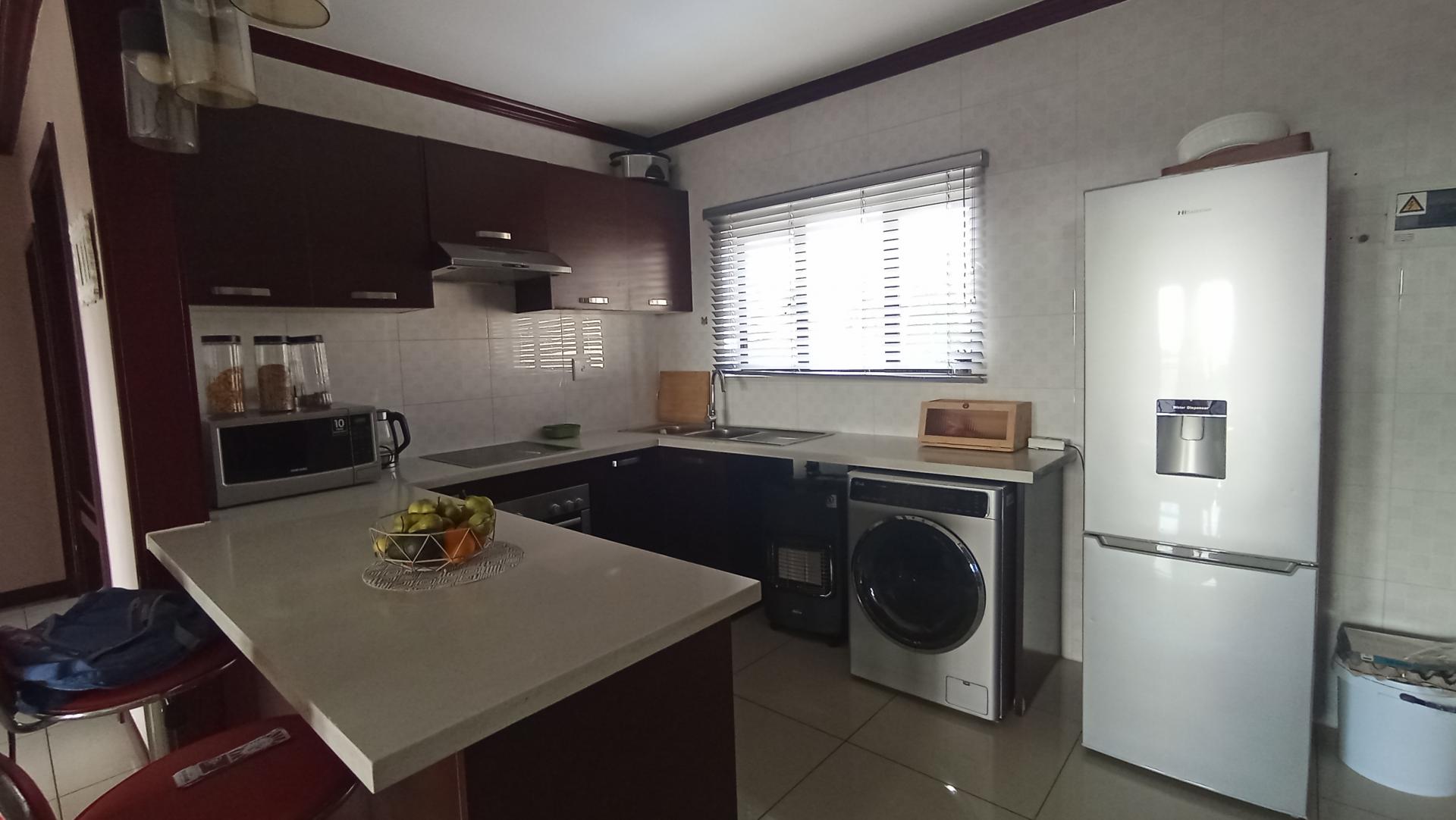 Kitchen - 10 square meters of property in Summerset