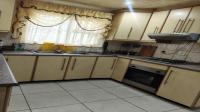 Kitchen of property in Ohlanga