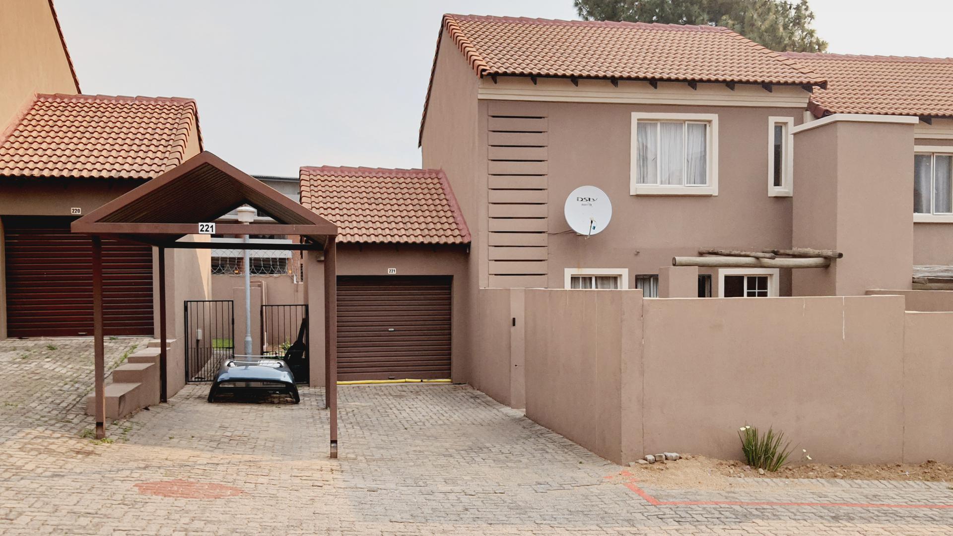 Front View of property in Halfway Gardens