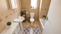 Bathroom 1 of property in Halfway Gardens