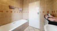 Bathroom 1 of property in Halfway Gardens