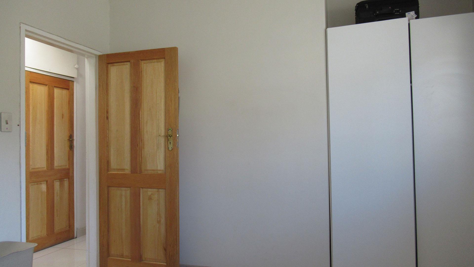 Bed Room 2 - 15 square meters of property in Mondeor