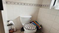 Bathroom 1 of property in Mondeor