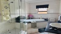 Bathroom 3+ of property in Mondeor