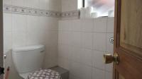 Guest Toilet - 3 square meters of property in Mondeor
