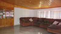 Lounges - 90 square meters of property in Mondeor