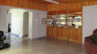 Lounges - 90 square meters of property in Mondeor
