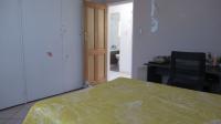 Bed Room 1 - 17 square meters of property in Mondeor