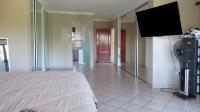 Main Bedroom - 43 square meters of property in Mondeor