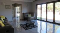 Lounges - 90 square meters of property in Mondeor