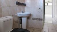 Bathroom 3+ - 13 square meters of property in Mondeor