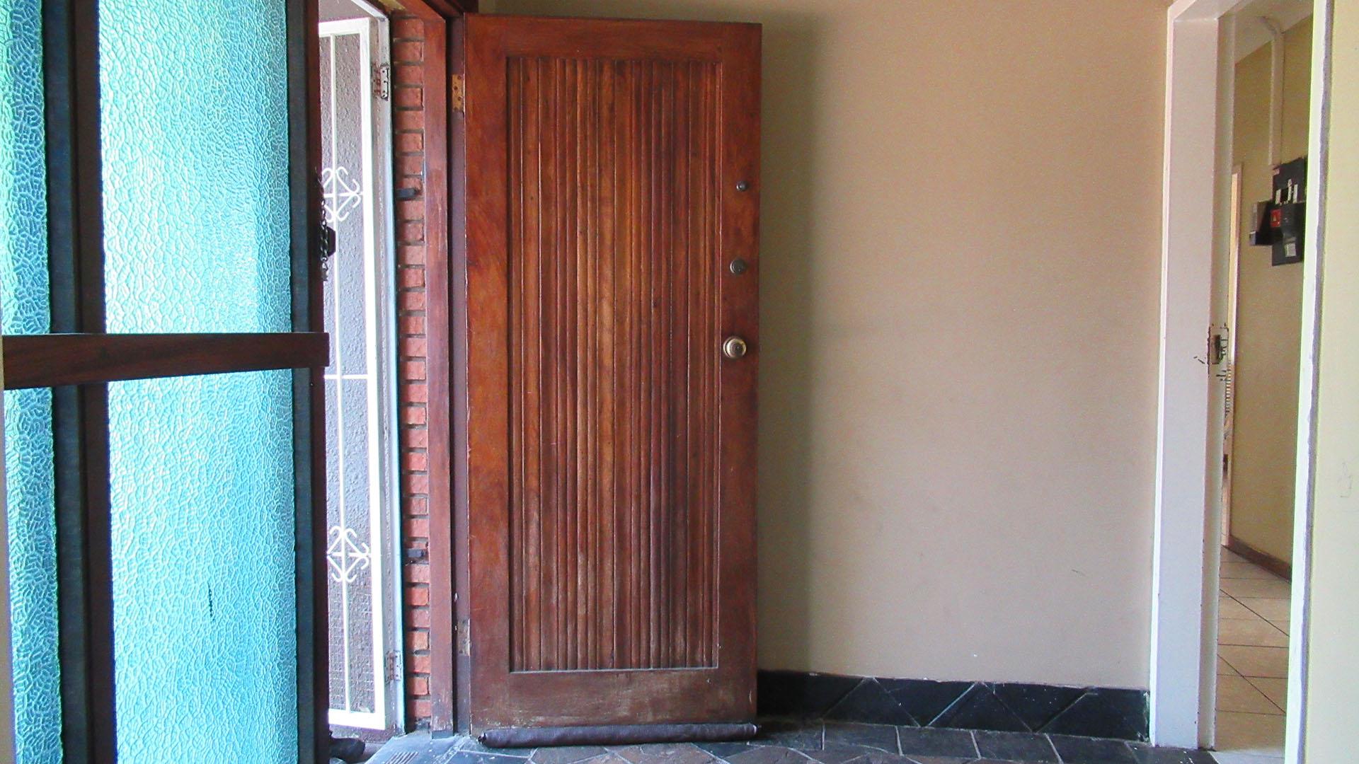 Foyer - 6 square meters of property in Arcon Park