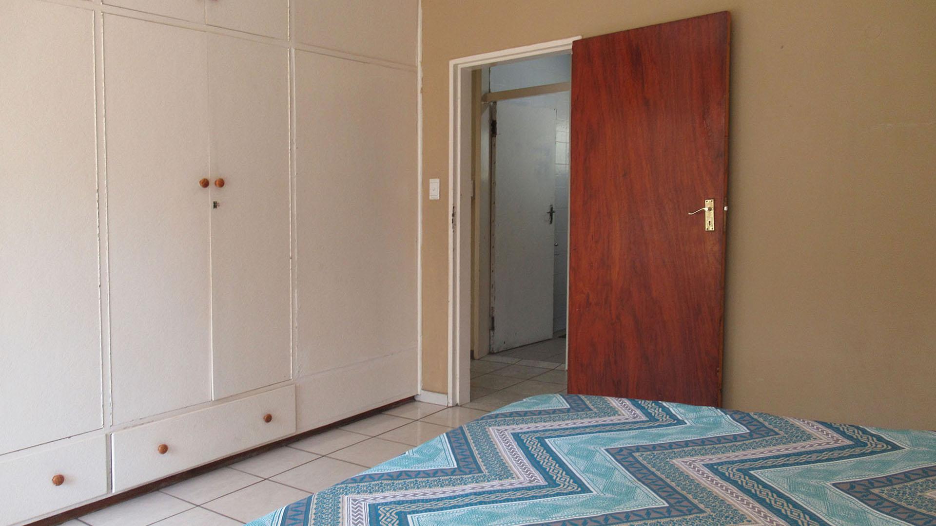 Bed Room 2 - 19 square meters of property in Arcon Park