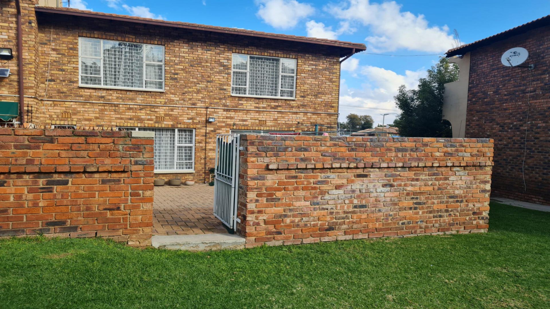 Front View of property in Oakdene
