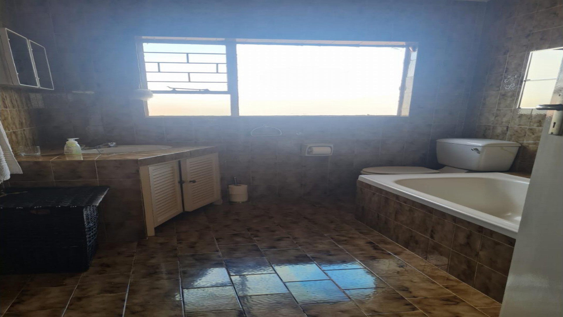 Bathroom 1 of property in Oakdene