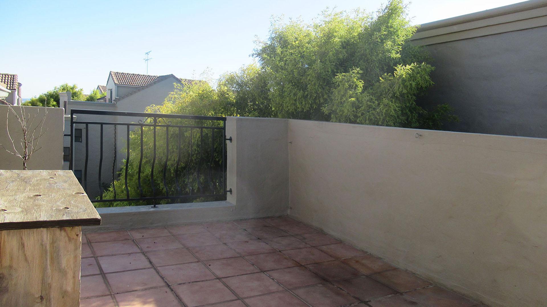 Patio - 28 square meters of property in Lone Hill