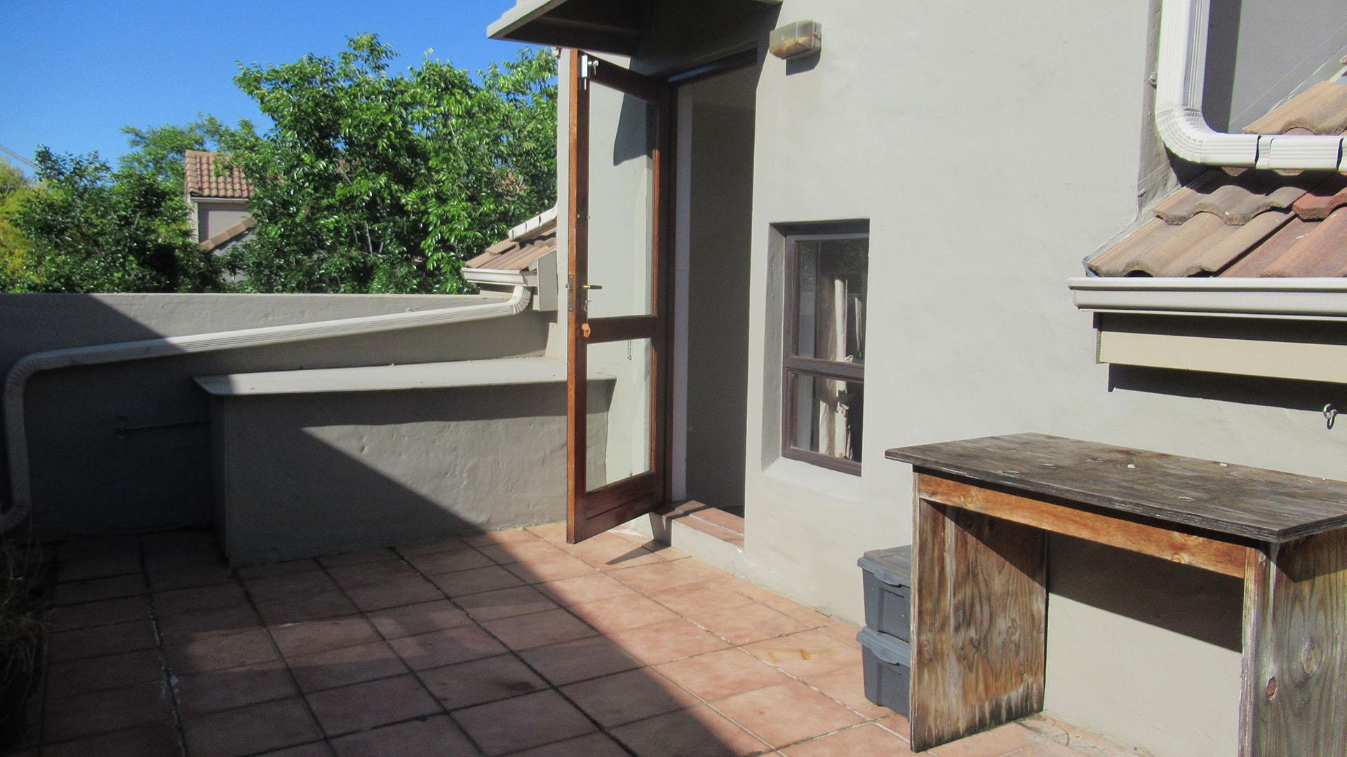 Patio - 28 square meters of property in Lone Hill