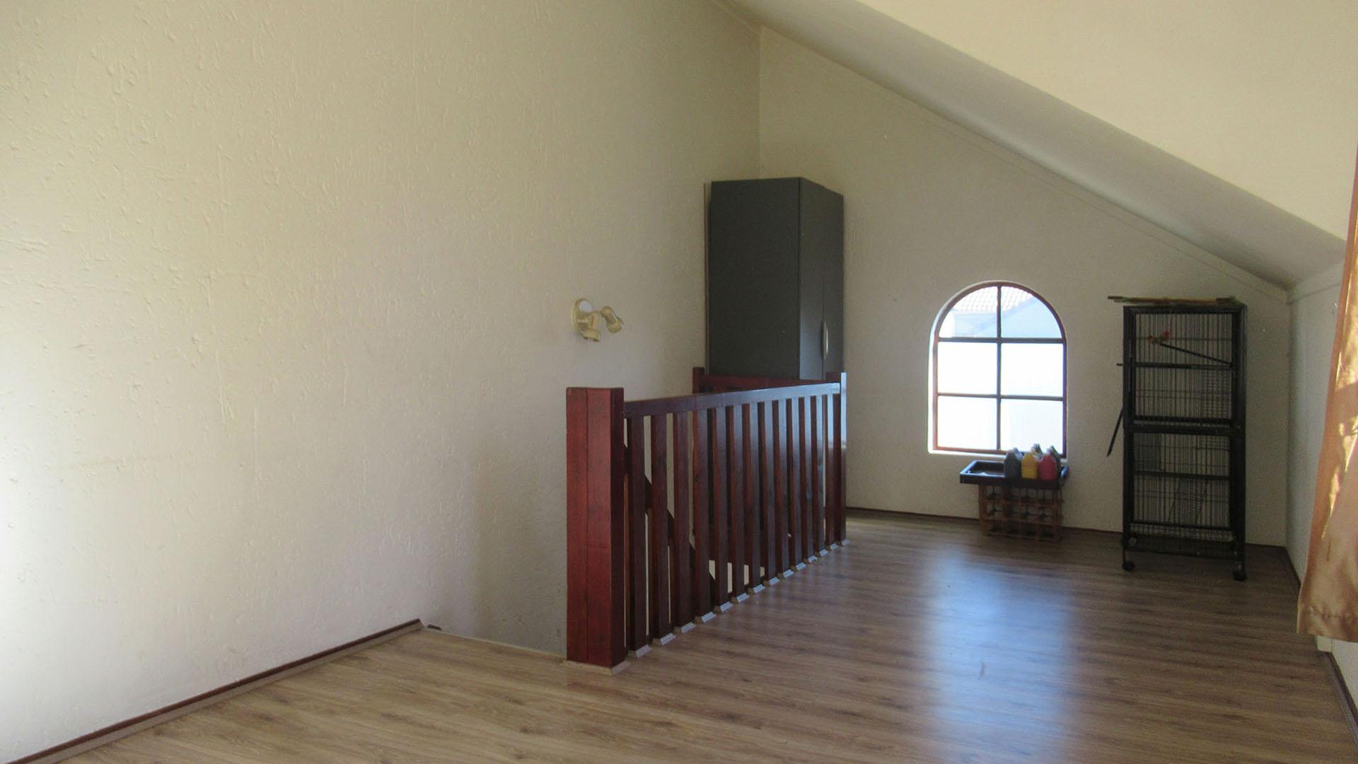 Study - 25 square meters of property in Lone Hill