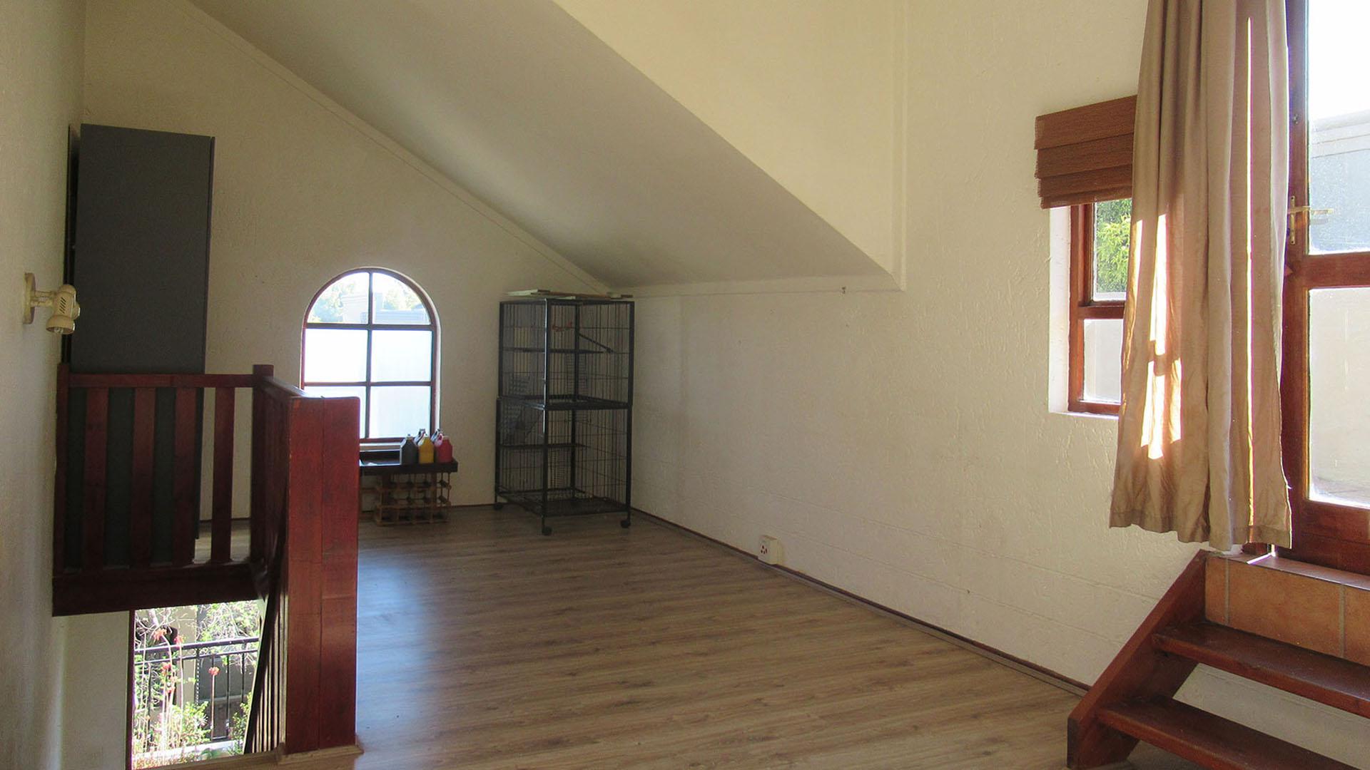 Study - 25 square meters of property in Lone Hill